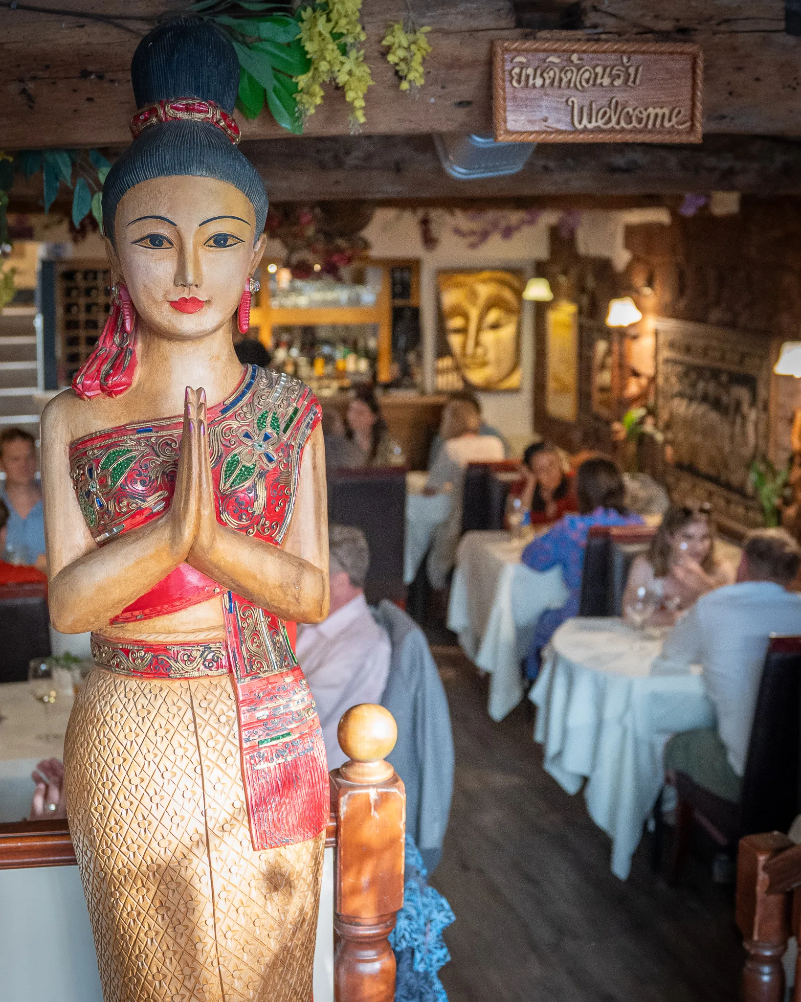 Venue & atmosphere — 18